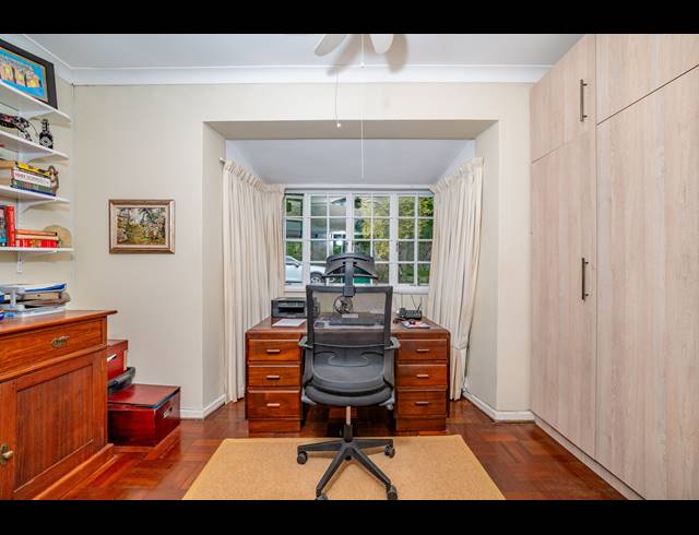 4 BEDROOM HOUSE FOR SALE IN COWIES HILL